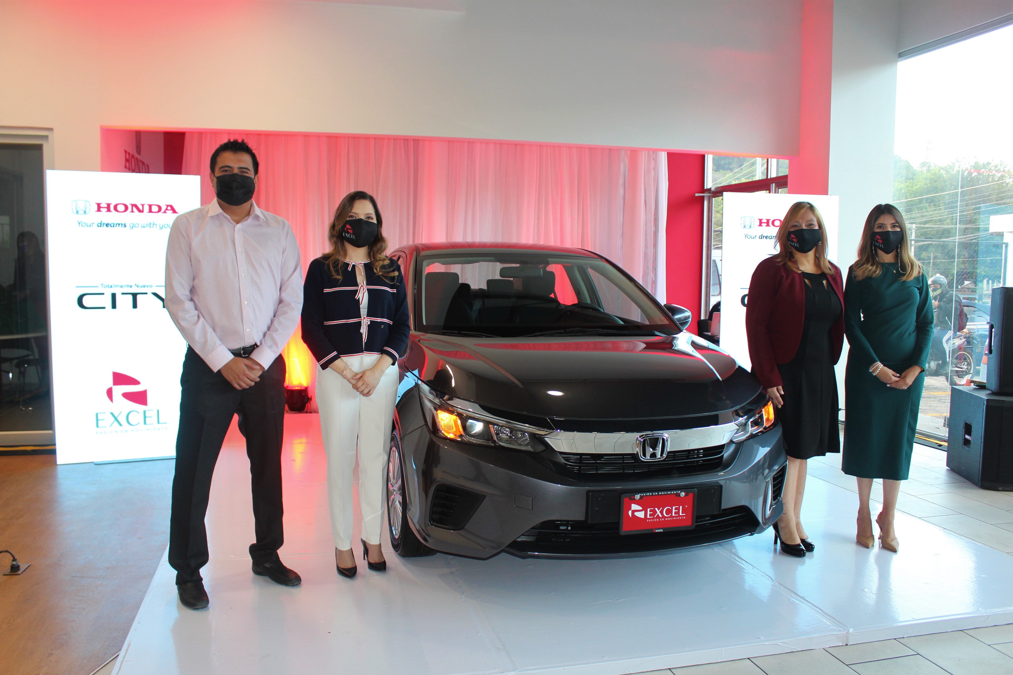 Carlos Piche, Meylin Irias, Karlina Gutierrez, Edith Navas.