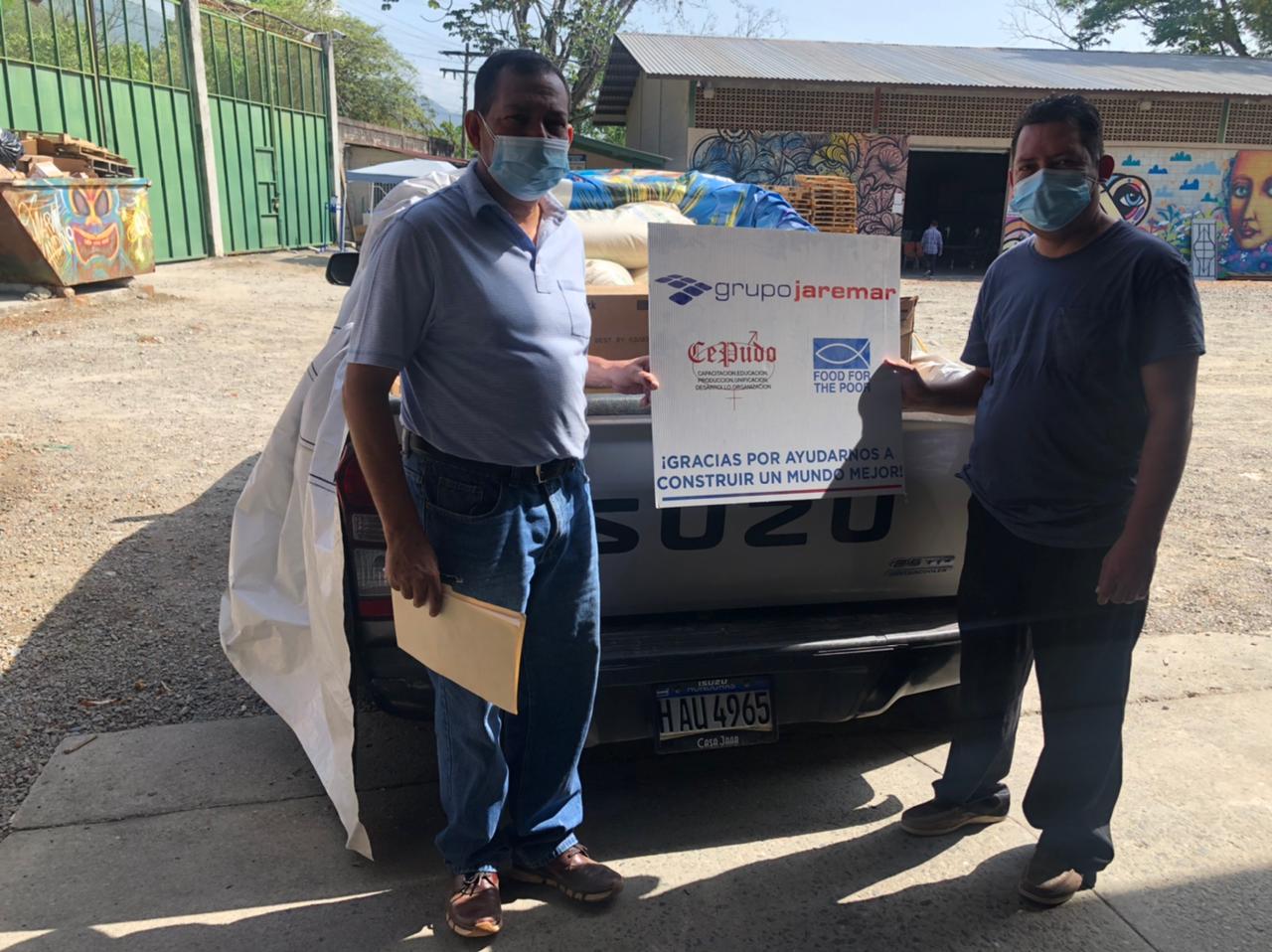 Etrega de donaciones en San Pedro Sula.