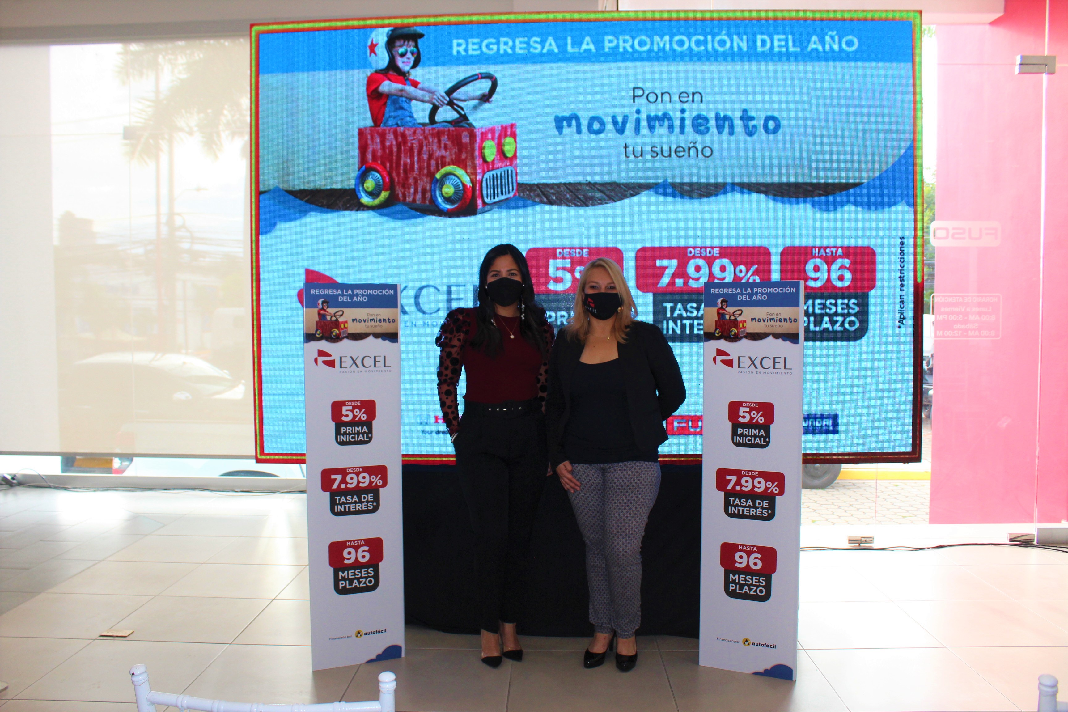 Katherine Calix y Karlina Gutierrez.
